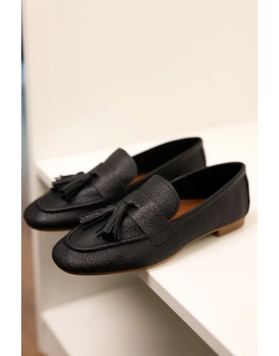 Hakiki Deri Kadın Siyah Adeen Ponponlu El yapımı Babet