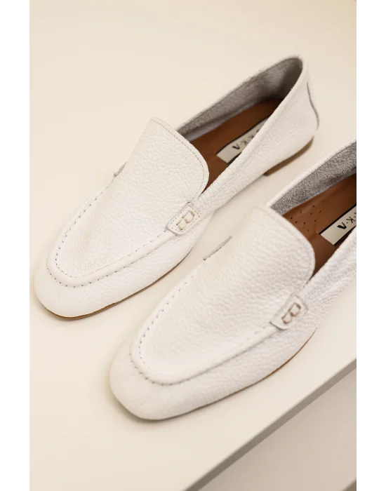 Hakiki Deri Kadın Abay Beyaz Saraçlı Babet