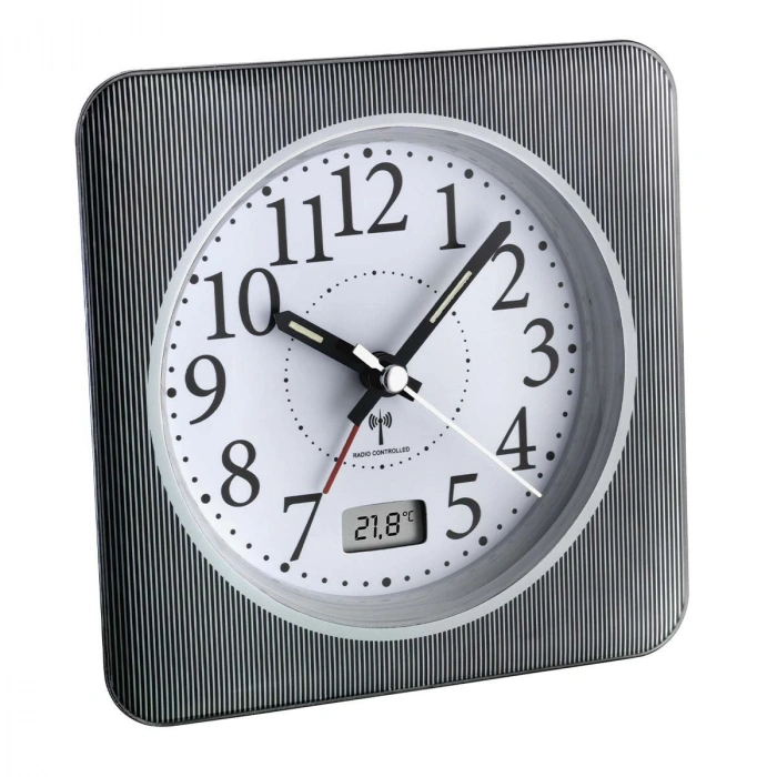 Dijital sıcaklık göstergeli analog radyo kontrollü çalar saat