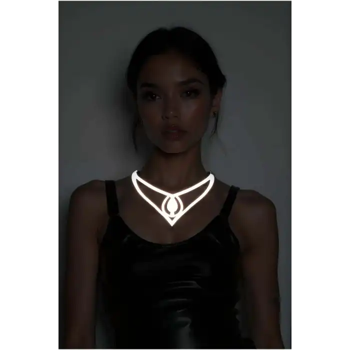 Beyaz Reflektörlü Damla Choker Kolye, Zarif Lazer Kesim Kolye - APFT1410