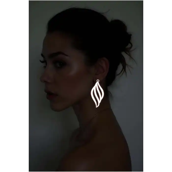 Beyaz Reflektörlü Deniz Kabuğu Küpe, Şık Lazer Kesim Küpe - APBJ006