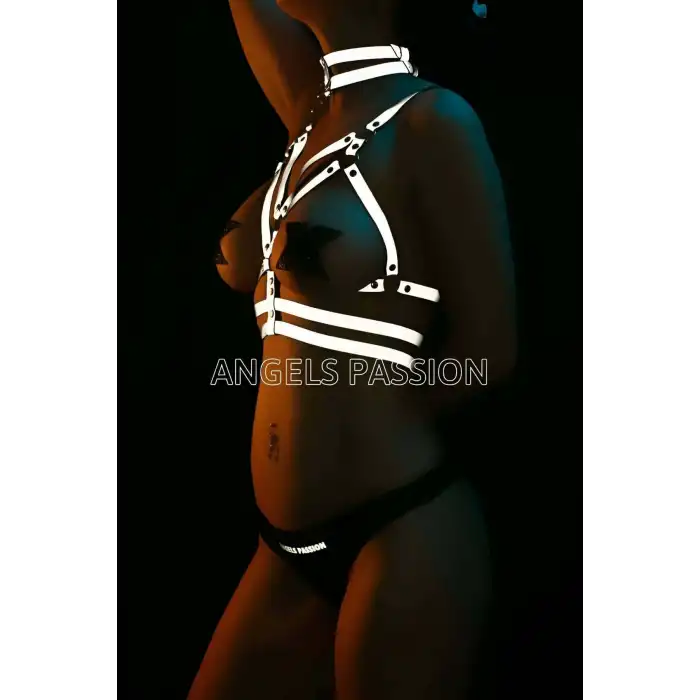 Beyaz Reflektörlü Erotik Giyim Göğüs Üzeri Harness - APFT296