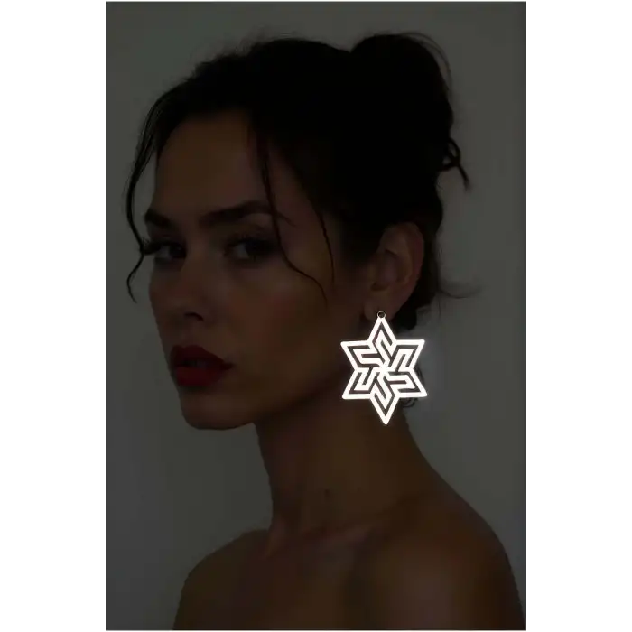 Beyaz Reflektörlü Soyut Yıldız Küpe, Şık Lazer Kesim Küpe - APBJ019