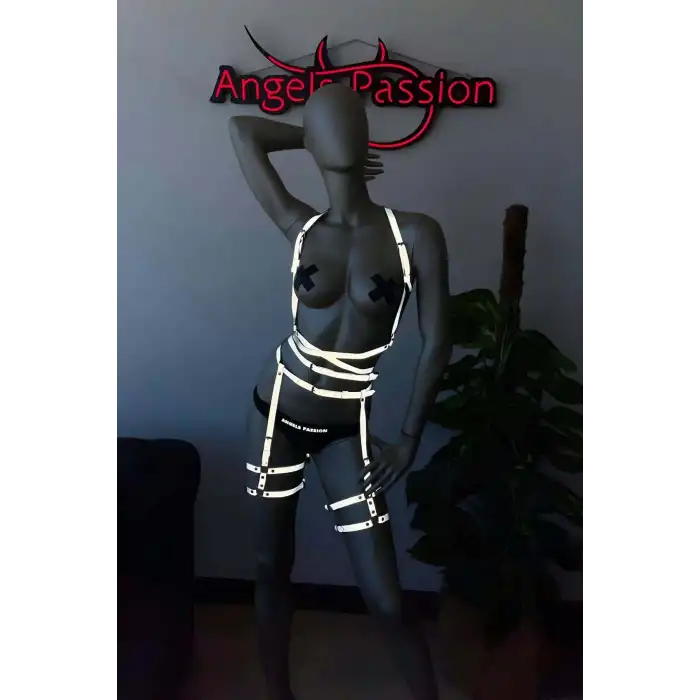 Geceleri Işıkta Parlayan Şık Harness - APFT274