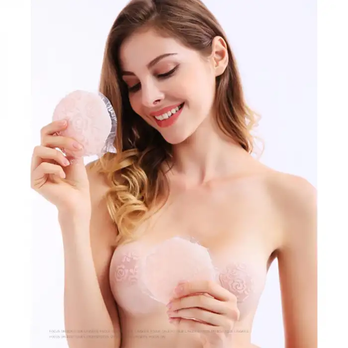 Göğüs Ucu Kapatıcı Desenli Yuvarlak Ten Rengi