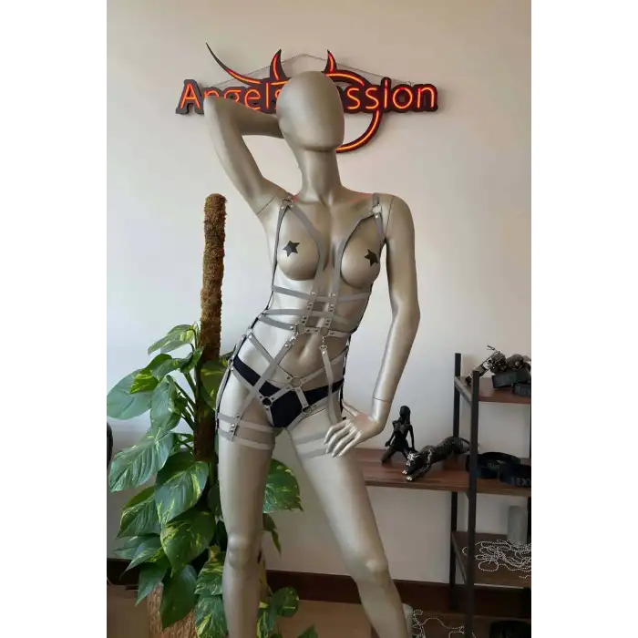 Karanlıkta Işık Vurunca Parlayan Full Body Seksi Harness - APFT502