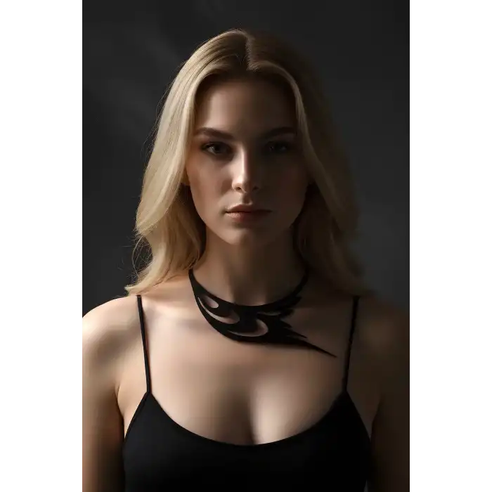 Kuş Kanadı ve Göz Detaylı Şık Deri Choker, Deri Kolye - APFT1414