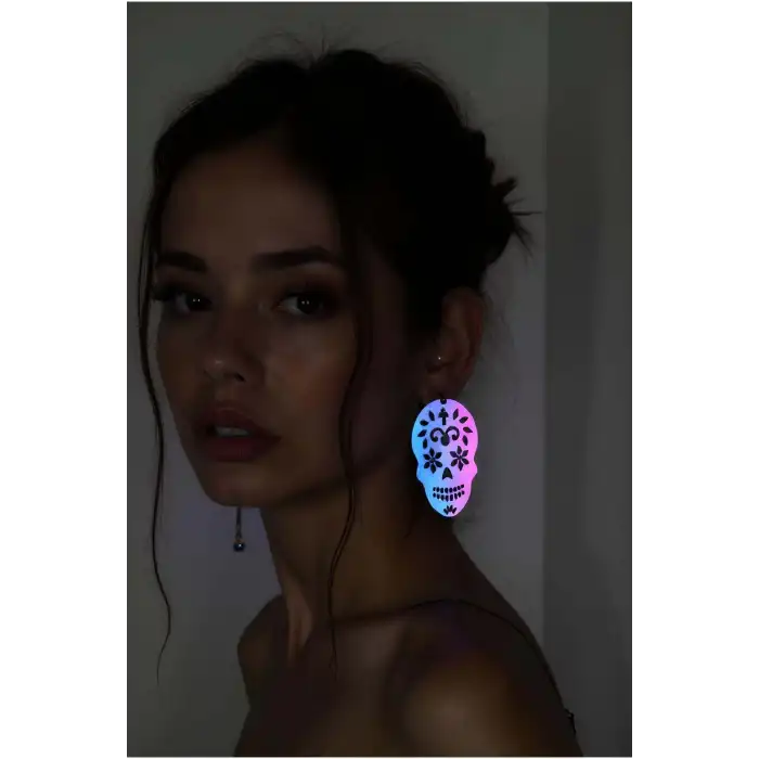 Rainbow Reflektörlü Kurukafa Gotik Küpe, Tarz Lazer Kesim Küpe - APBJ029