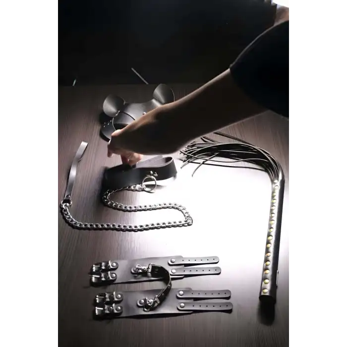 Siyah Fantezi Set, Kırbaç - Kelepçe - Tasma - Maske Takım - APFT1246