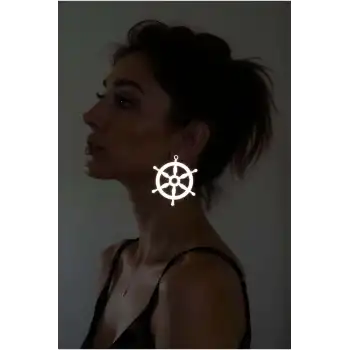 Beyaz Reflektörlü Dümen Küpe, Şık Lazer Kesim Küpe - APBJ021