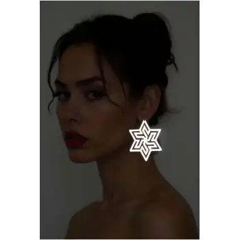 Beyaz Reflektörlü Soyut Yıldız Küpe, Şık Lazer Kesim Küpe - APBJ019