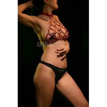 Göğüs Üzeri Baklava Dilim Detaylı Kırmızı Deri Harness