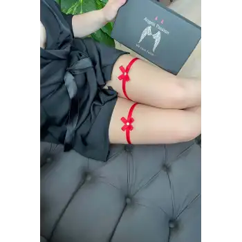 Kırmızı Çiçek Detaylı Bacak Bandı