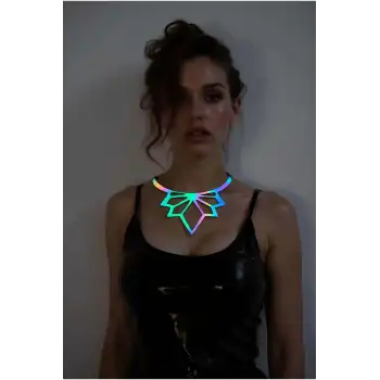 Rainbow Reflektörlü Lotus Choker Kolye, Şık Lazer Kesim Kolye - APFT1416