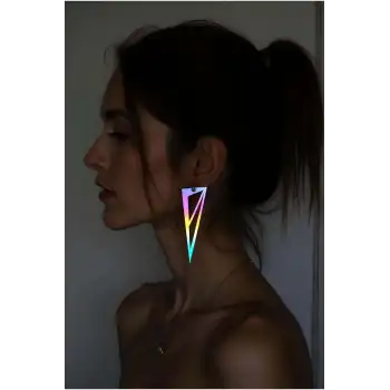 Rainbow Reflektörlü Üçgen Küpe, Şık Lazer Kesim Küpe - APBJ002