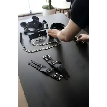 Siyah Fantezi Set, Kırbaç - Kelepçe - Tasma - Maske Takım - APFT1246