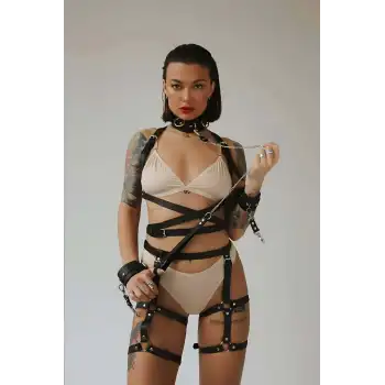 Vücudu Saran Deri Fantazi Kelepçe Tasma Takım - APFT702