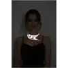 Beyaz Reflektörlü Kuş Kanadı ve Göz Detaylı Choker Kolye, Şık Lazer Kesim Kolye - APFT1414
