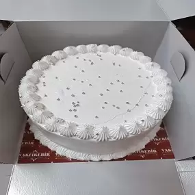 Sade Görünümlü Beyaz Pasta
