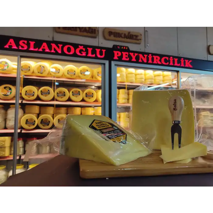 Kars Eski Kaşar Peyniri 1Kg
