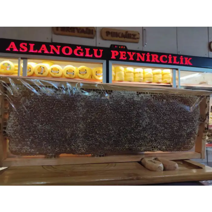 Kars Köy Petek Balı 2.000-2.500 GR