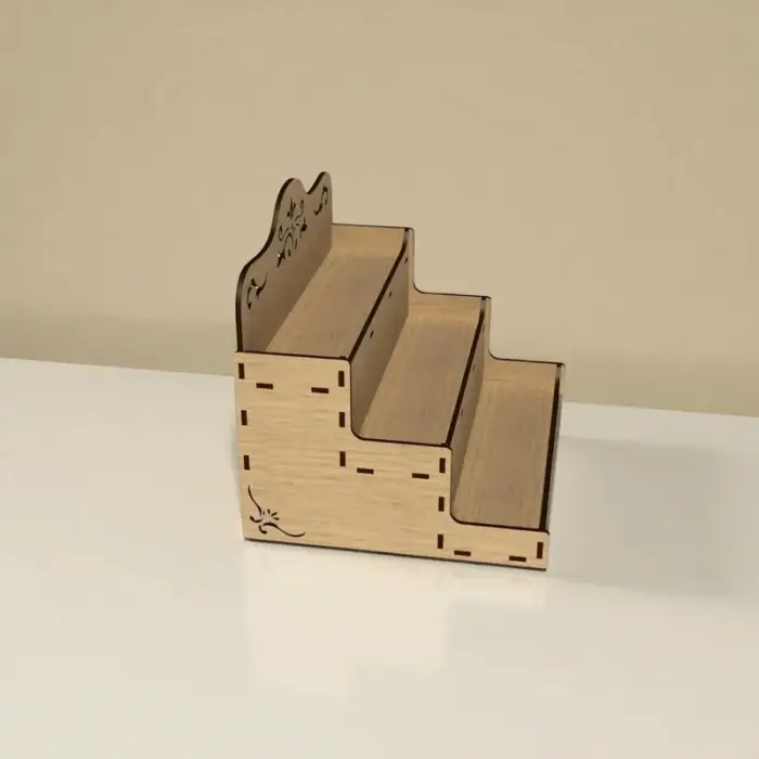 Apex-Orna 3 Katlı Tepe İşlemeli Ahşap MDF Teşhir Standı 22x28x22 cm