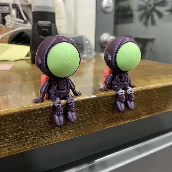 Hareketli Plastik Astronot Figürü (Boyanabilir)