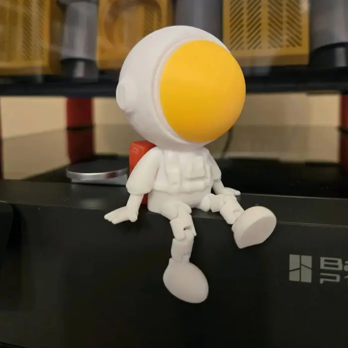 Hareketli Plastik Astronot Figürü (Boyanabilir)