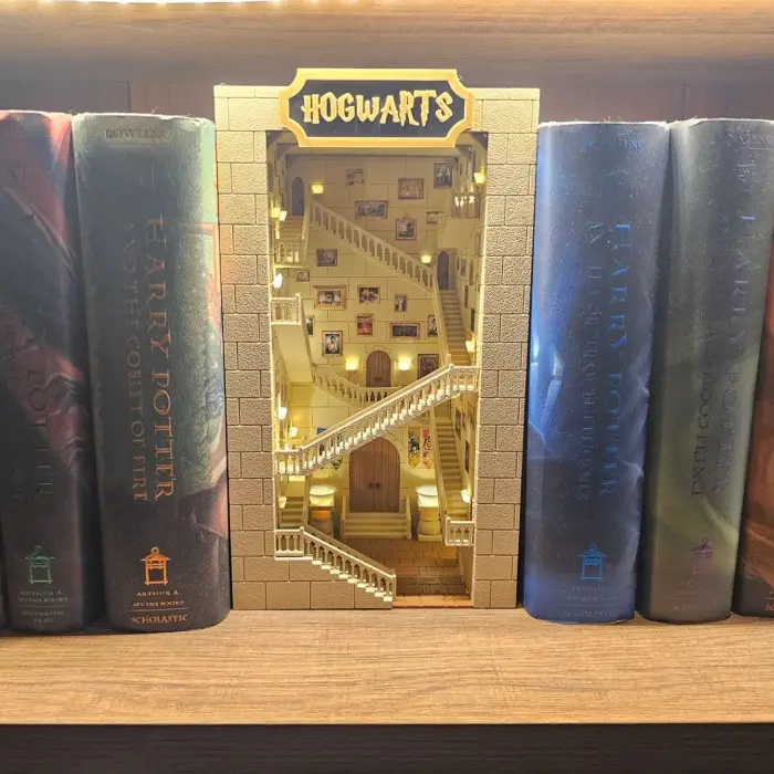 Harry Potter Hogwarts Kalesi Book Nook Kitap Tutucu - DIY 25cm Dev Minyatür Maket Kit