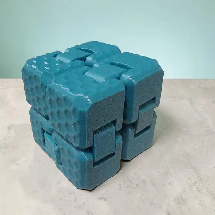 Sonsuz Stres Küpü Infinity Cube - Parmak Egzersiz ve Odaklanma Aparatı