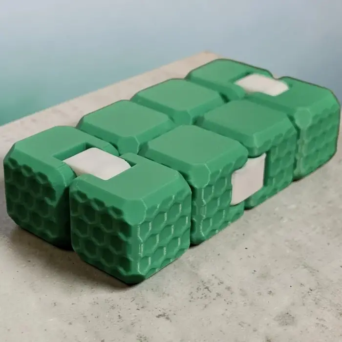 Sonsuz Stres Küpü Infinity Cube - Parmak Egzersiz ve Odaklanma Aparatı