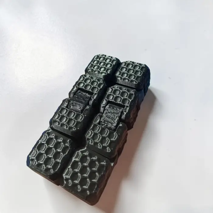 Sonsuz Stres Küpü Infinity Cube - Parmak Egzersiz ve Odaklanma Aparatı