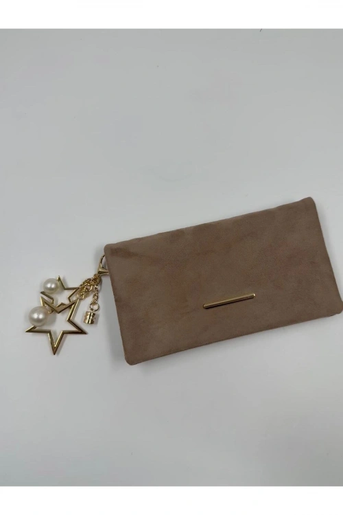 Kadın Süet Zincir Askılı Charm Detaylı Clutch Çanta