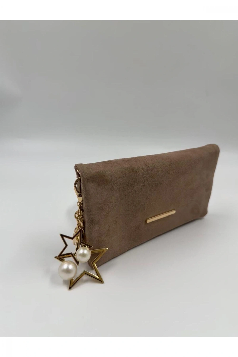 Kadın Süet Zincir Askılı Charm Detaylı Clutch Çanta