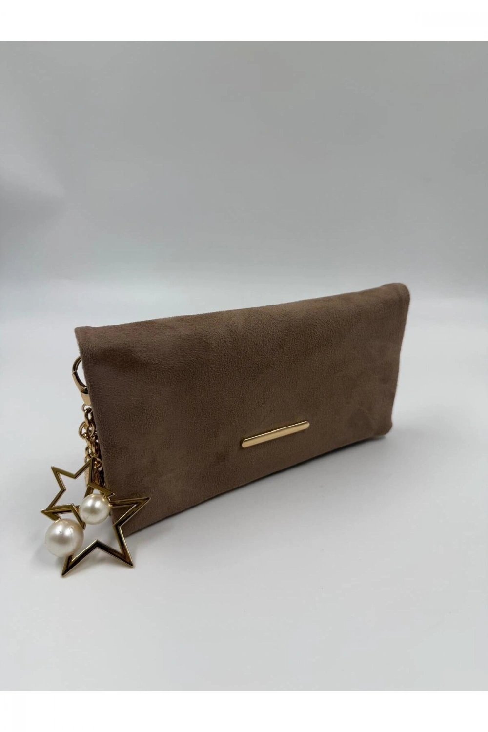 Kadın Süet Zincir Askılı Charm Detaylı Clutch Çanta