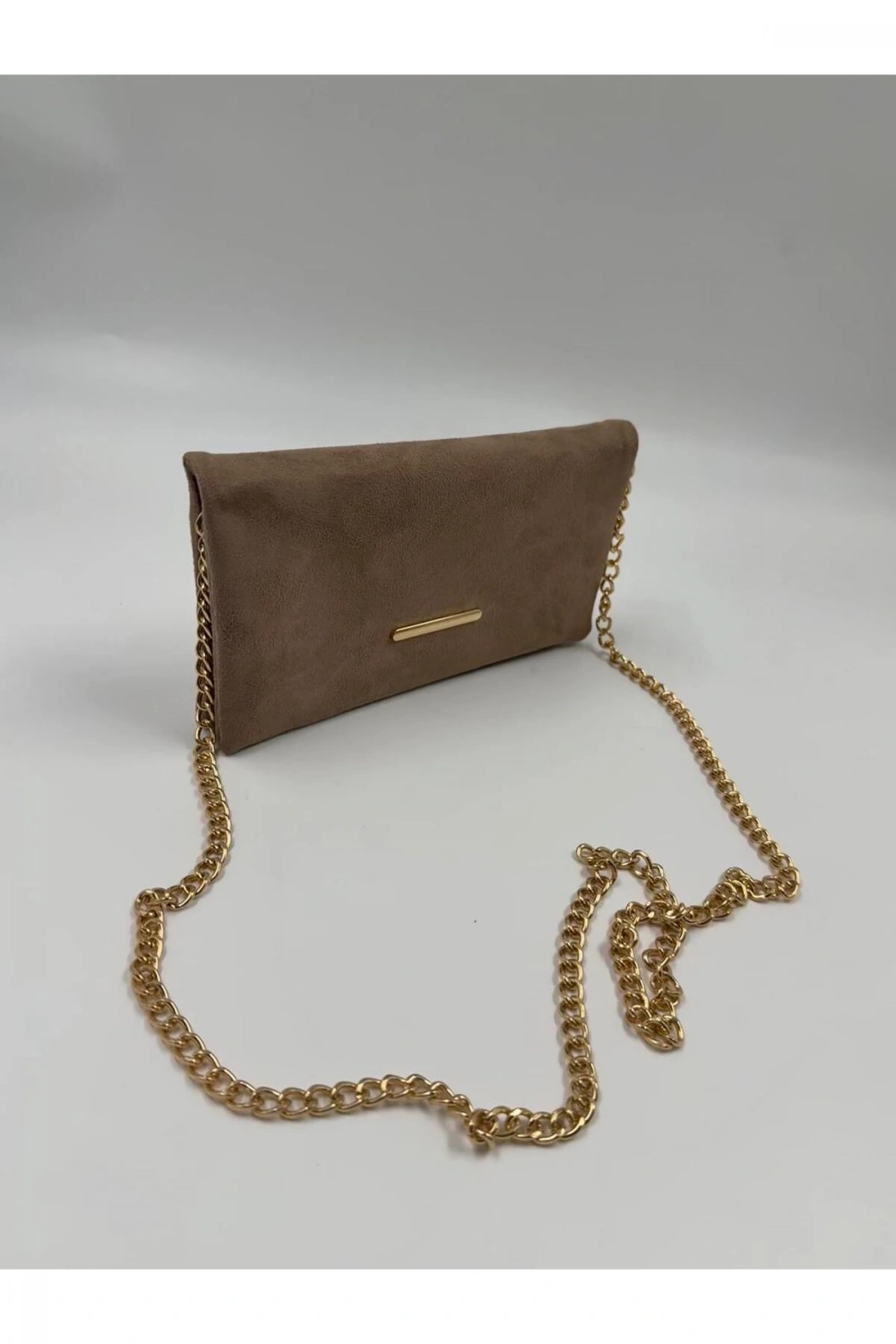 Kadın Süet Zincir Askılı Charm Detaylı Clutch Çanta