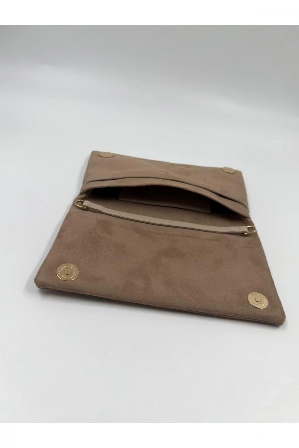 Kadın Süet Zincir Askılı Charm Detaylı Clutch Çanta