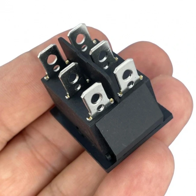 IC-109A Geniş Işıksız Yaylı Anahtar 6P ON-(ON)