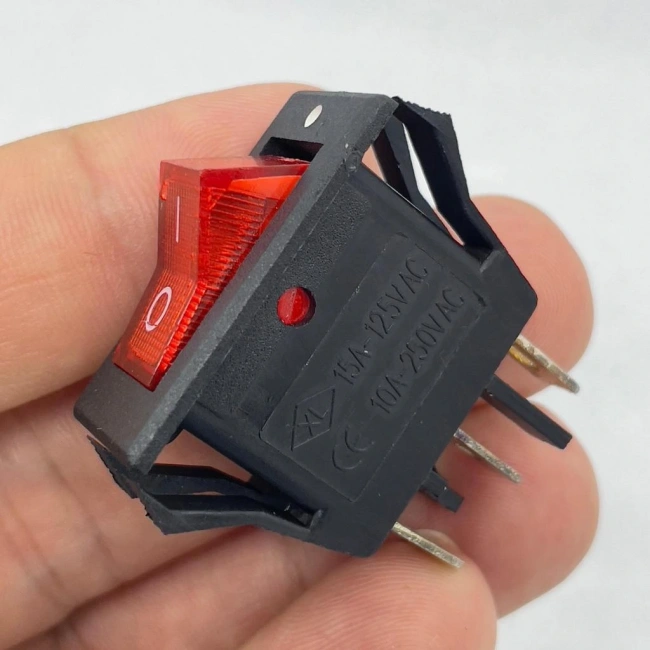 IC-113-8 Tekli Anahtar Işıklı On-Off 3P