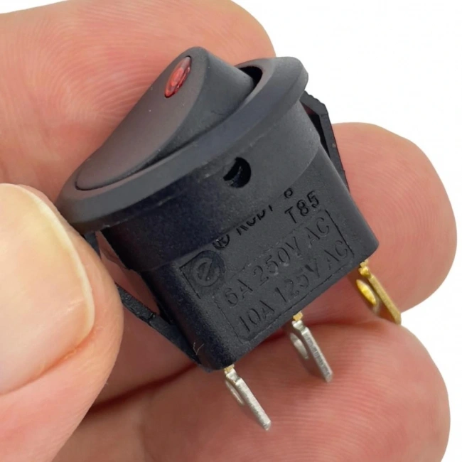 IC-132 Yuvarlak Nokta Işıklı Anahtar On-Off 3P