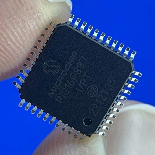 PIC16F887 I/PT SMD 8-Bit 20 MHz Mikrodenetleyici