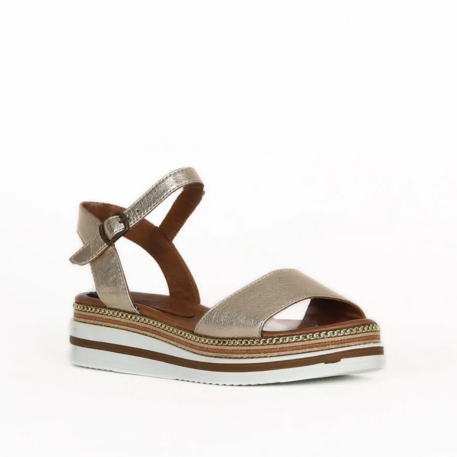 Altın Parlak Deri Kadın Düz Sandalet