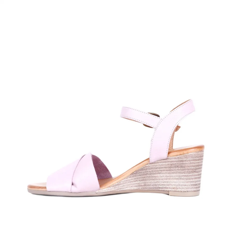 Pembe Deri Kadın Dolgu Topuklu Sandalet