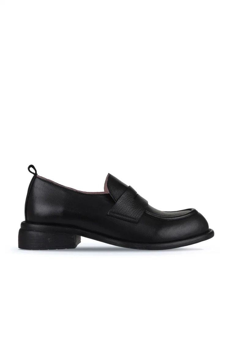 Siyah Deri Kadın Loafer