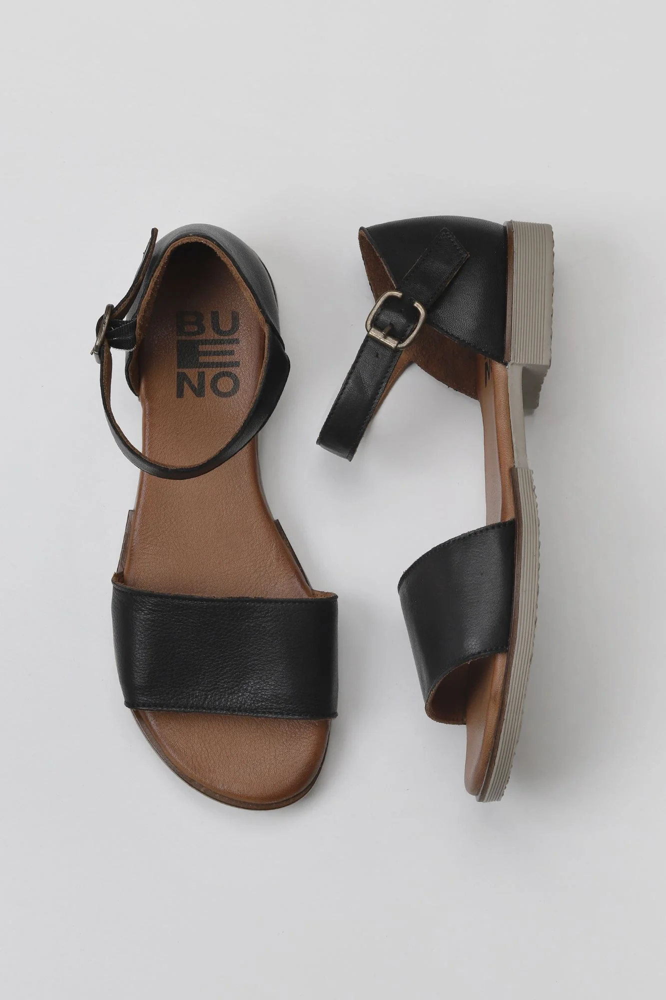 Siyah Deri Kadın Düz Sandalet