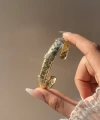 Yıldız ve Beyaz Taş Detaylı Kelepçe Bileklik