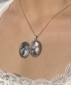 Desenli Kapak Fotoğraflı Oval Kolye