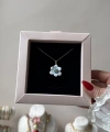 Mavi Taşlı Çiçek Kolye