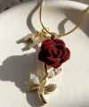 Harfli Kadife Gül Kolye