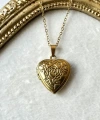 Desenli Kalp Fotoğraflı Kapaklı Kolye ( 1.5 cm )